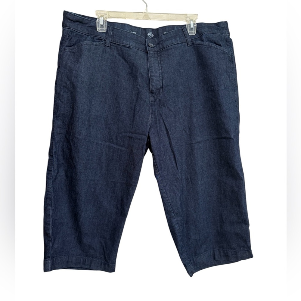 St JOHN’S BAY Women’s Denim Capri Shorts Color Blue Size 20W